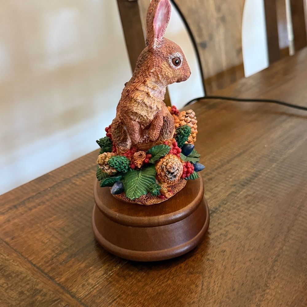 Vtg Winterthur 1996 Rabbit Bunny Music Box By Enesco - Picture 5 of 8